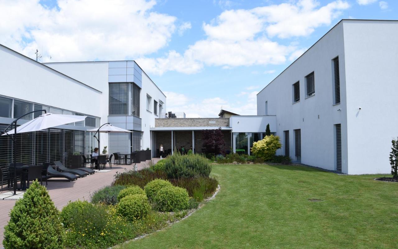 Hotel Harmony Medical & Wellness-Free Parking, 1,8Km From The Center Kroměříž Εξωτερικό φωτογραφία