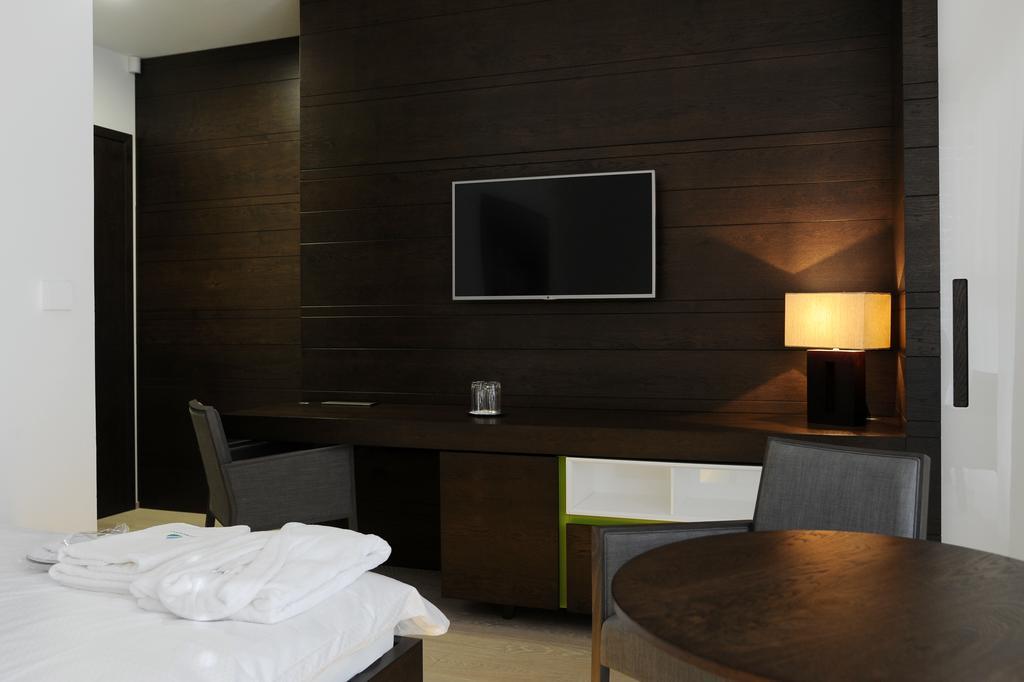 Hotel Harmony Medical & Wellness-Free Parking, 1,8Km From The Center Kroměříž Δωμάτιο φωτογραφία