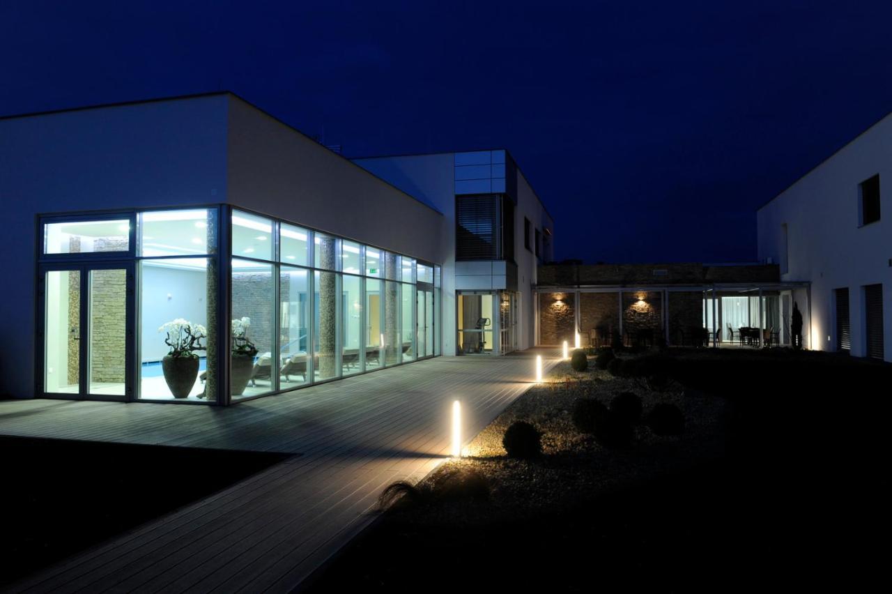 Hotel Harmony Medical & Wellness-Free Parking, 1,8Km From The Center Kroměříž Εξωτερικό φωτογραφία